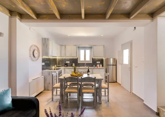 Crystal Santorini Vóthon