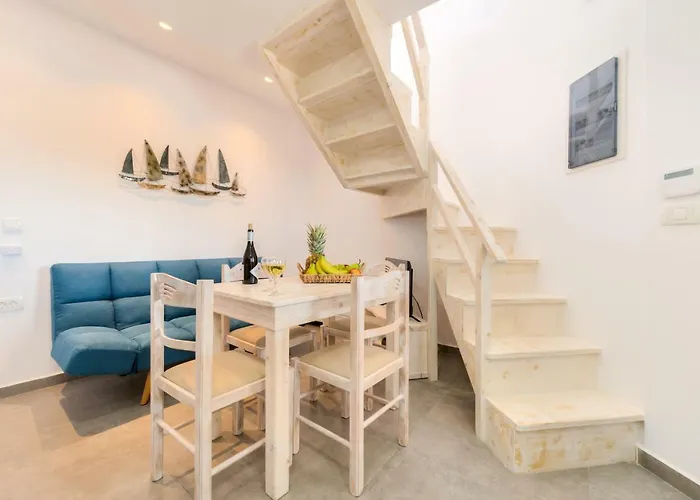 Crystal Santorini * Vóthon